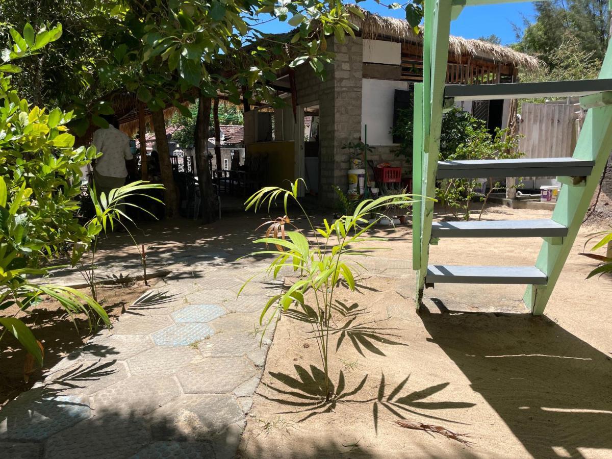 Banana Surf House Arugam Bay Exterior foto
