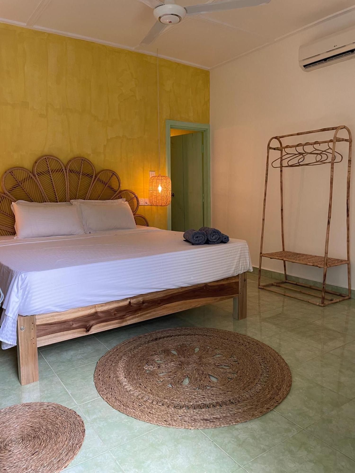 Banana Surf House Arugam Bay Exterior foto